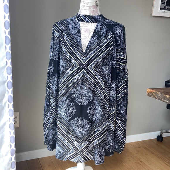 Free People Walking on a Dream Tunic Blouse - Picture 4 of 12